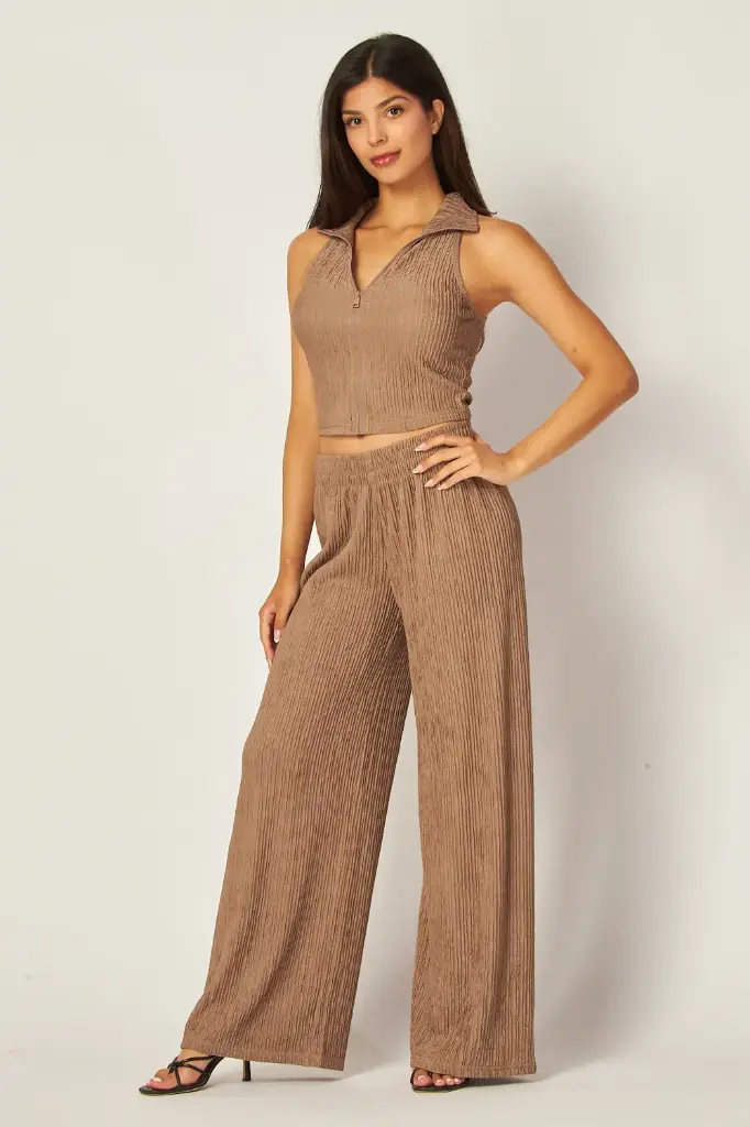 Conjunto en Tejido Plisado con Top