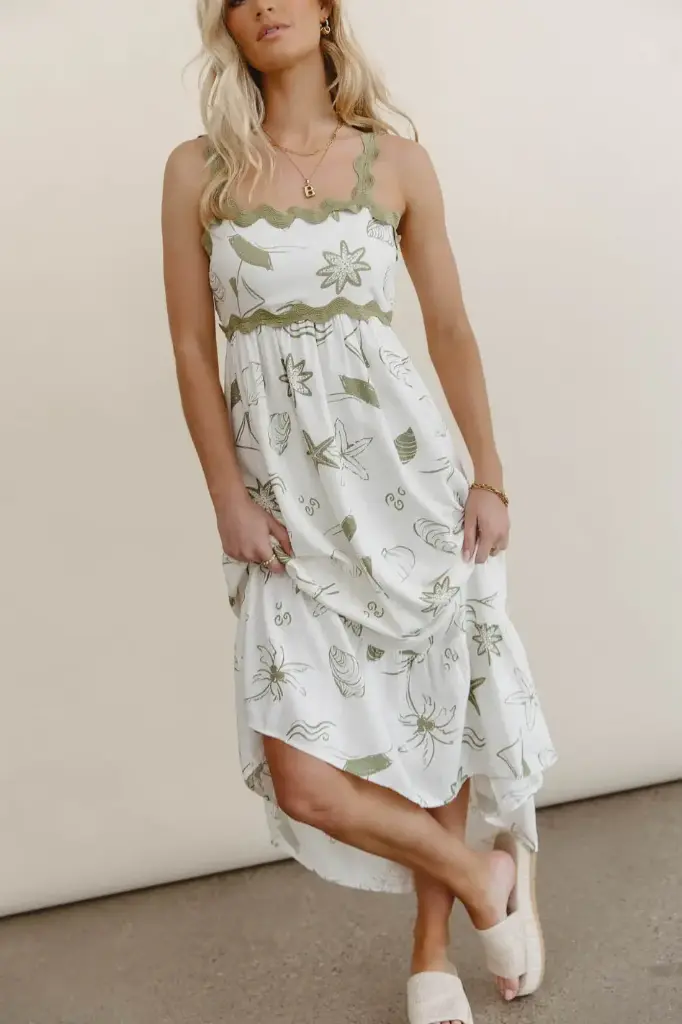 B5SD1011 Vestido Corto con Bordado y Falda