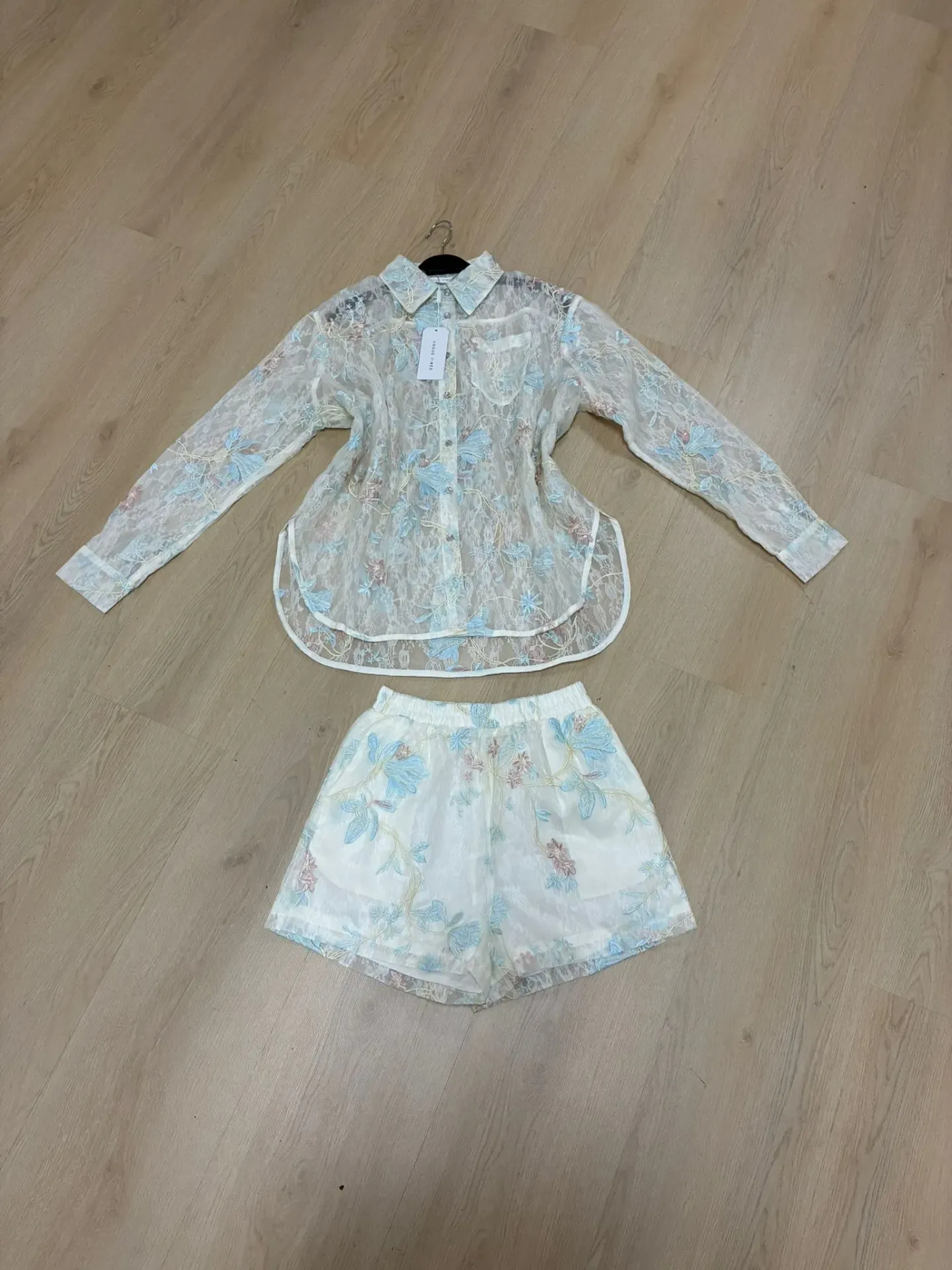 M8173 Shirt and Shorts Set (S)