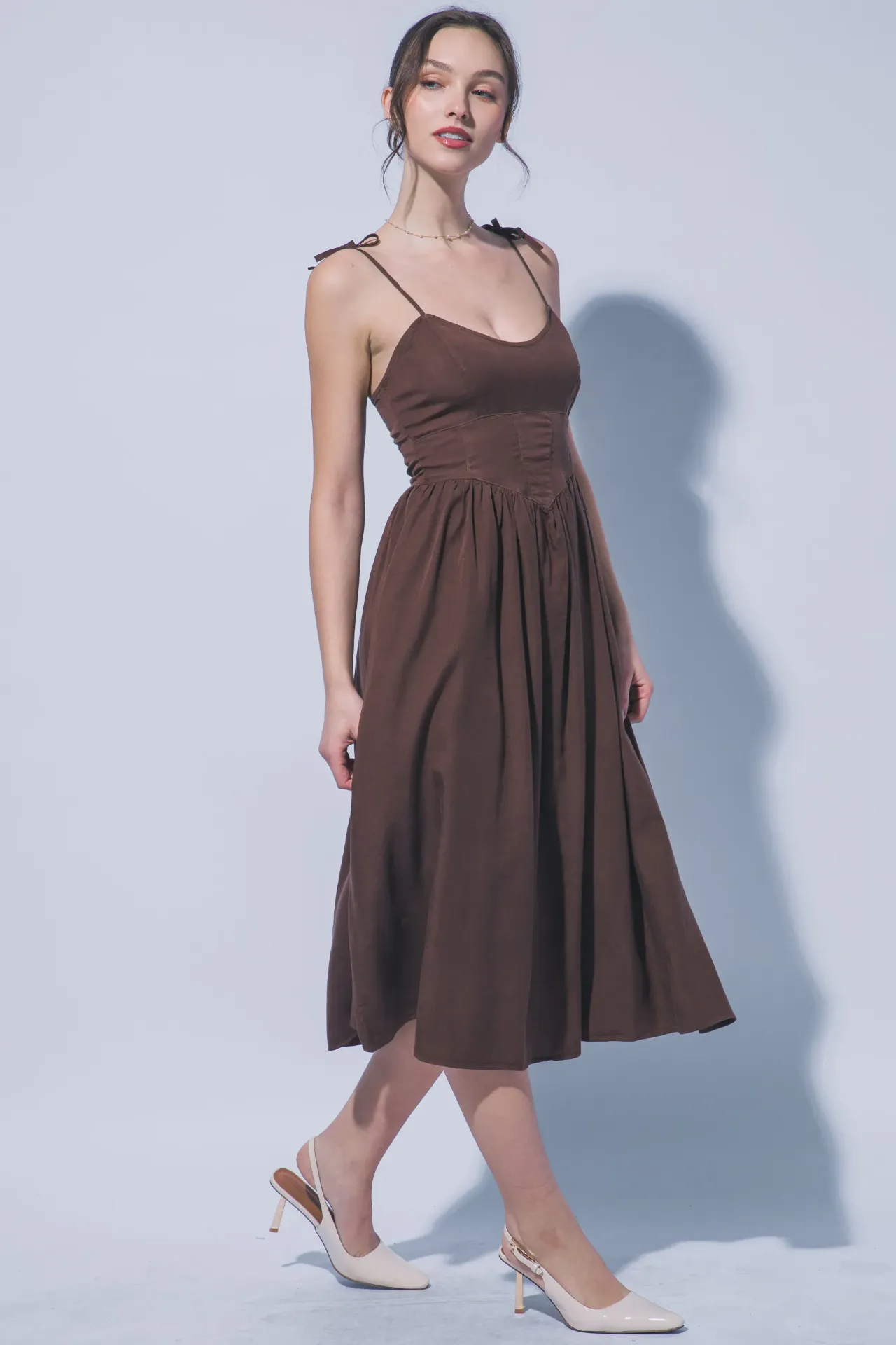 4952DN Vestido Midi con Tirantes Finos (Brown, S)