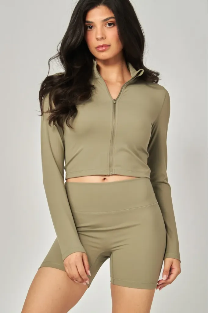MAYA-100 Conjunto de Chamarra y Short (S)
