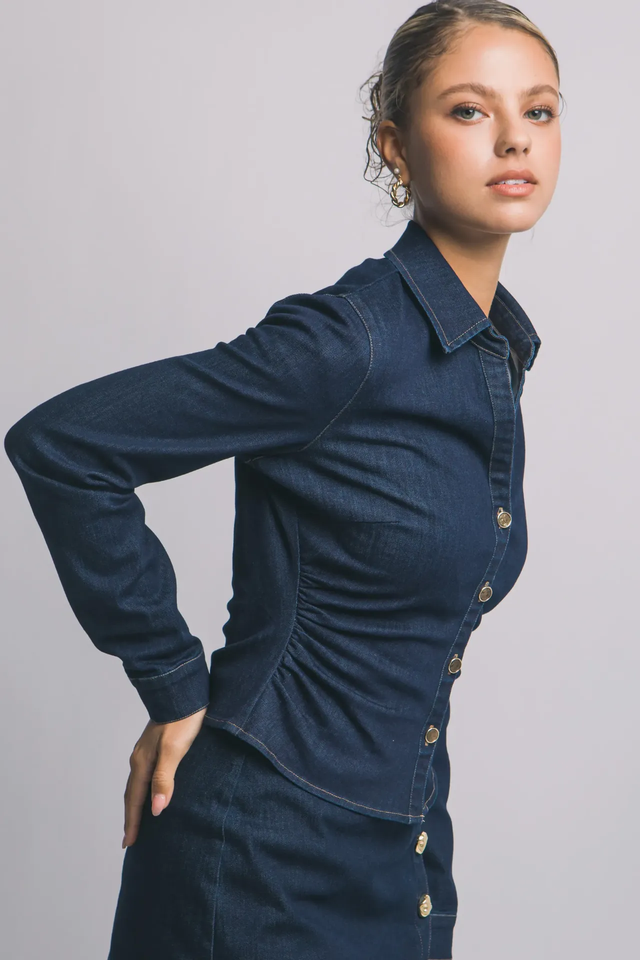 10474TN Camisa de Mezclilla Entallada
