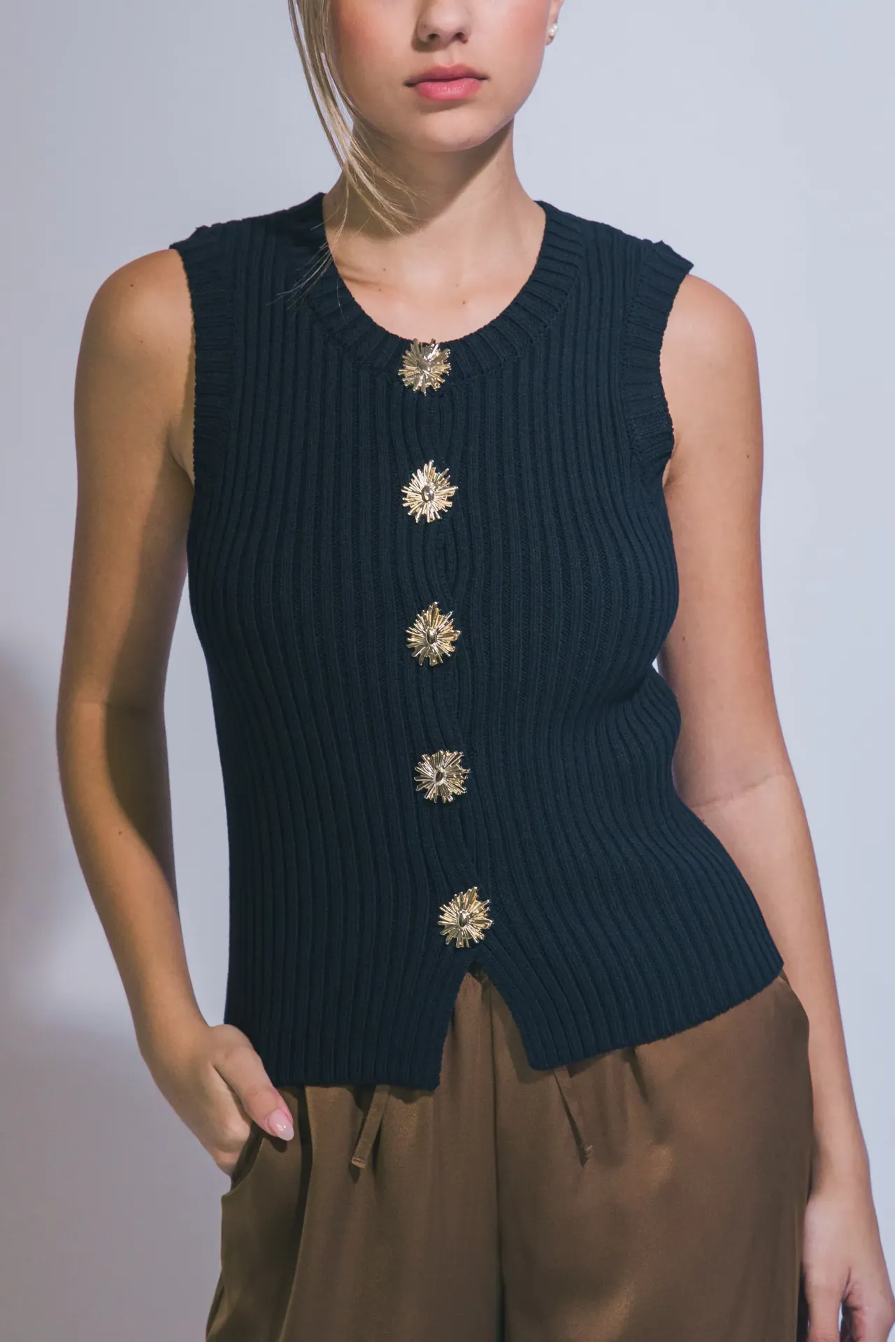 90364VL Rib Knit Gold Button Top (Black, S)