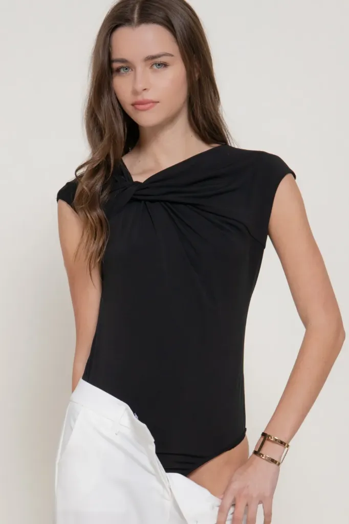 P15166 Sleeveless Asymmetrical Twisted Bodysuit (Black, S)