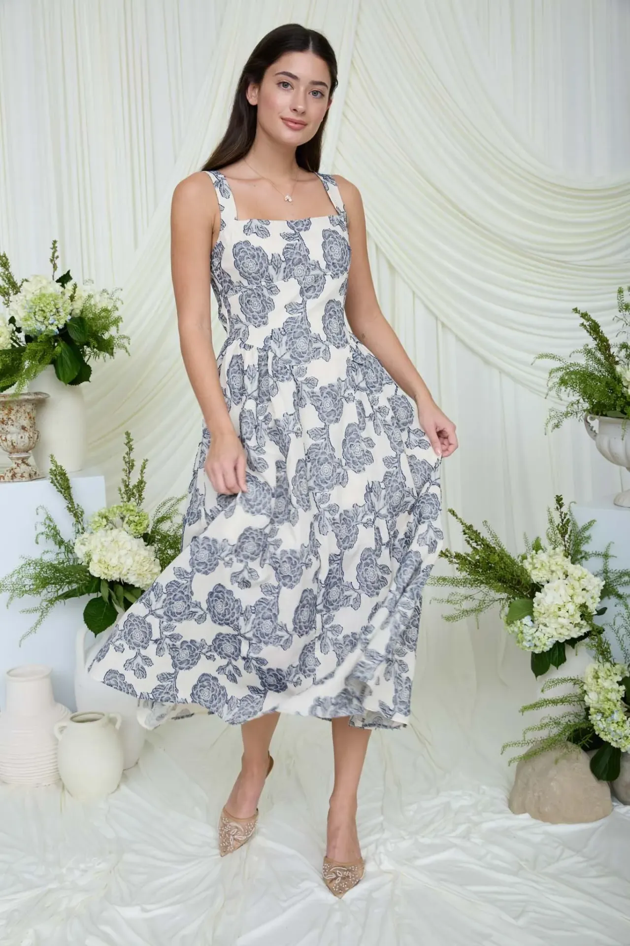 B6SD1080 Floral Jacquard Pattern Sleeveless Midi Dress (Navy, S)