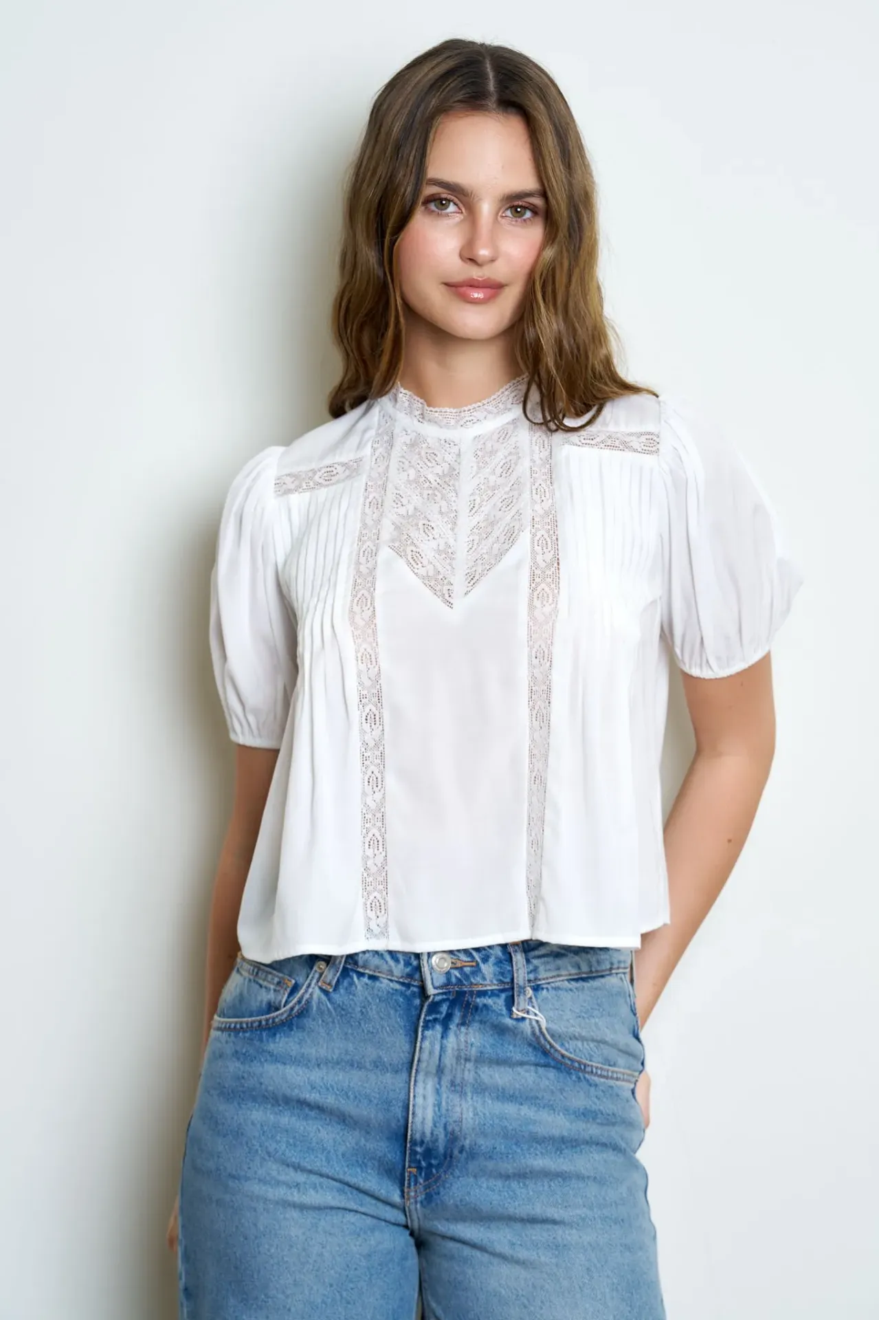 TWS1315 Lace-trim Pintuck Puff Sleeve Cropped Top